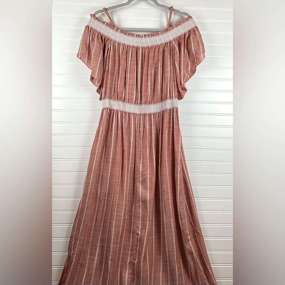 V by Violet Weekend cold shoulder dress Size Large